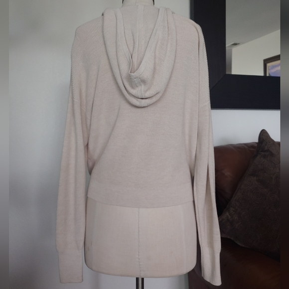 INTERMIX Julie Cashmere-And-Silk-Blend Sweater - Picture 4 of 8